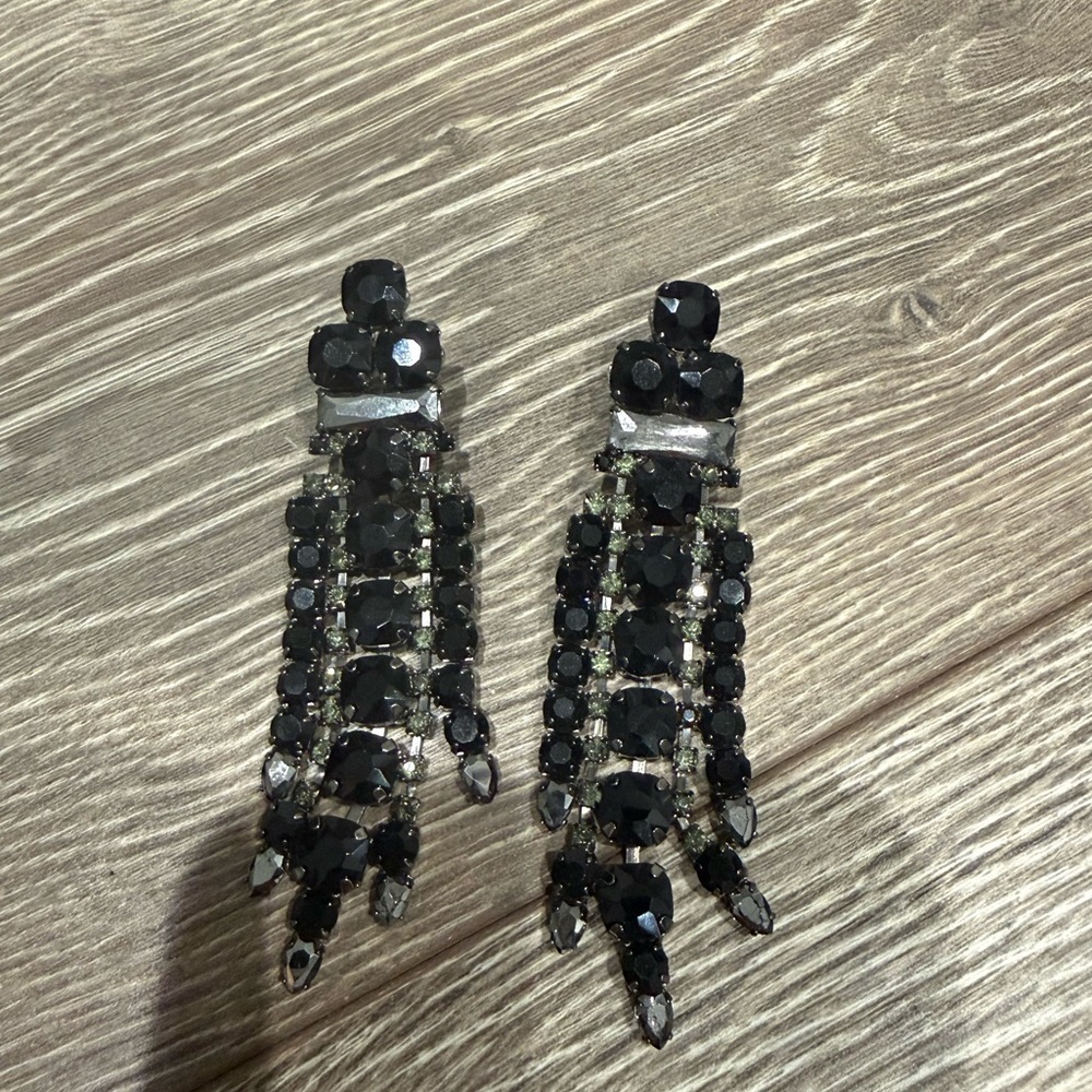 Black chandelier earring